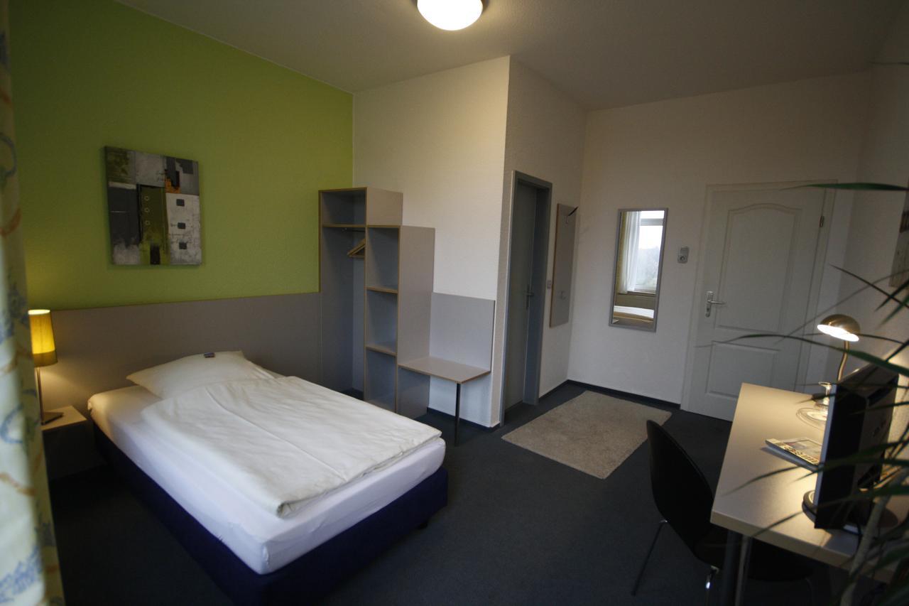 Hotel-Gaststatte Mutter Buermann Hemmingen  Buitenkant foto
