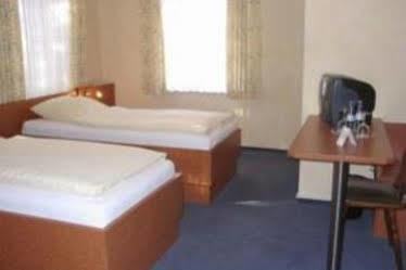 Hotel-Gaststatte Mutter Buermann Hemmingen  Buitenkant foto